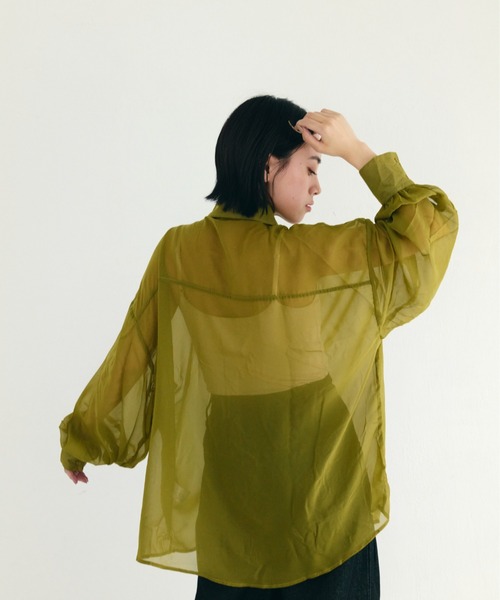 IROHANI(イロハニ)の「シアーオーバーサイズシャツ(シャツ/ブラウス・レディース・グリーン・FREE)」の2枚目の写真