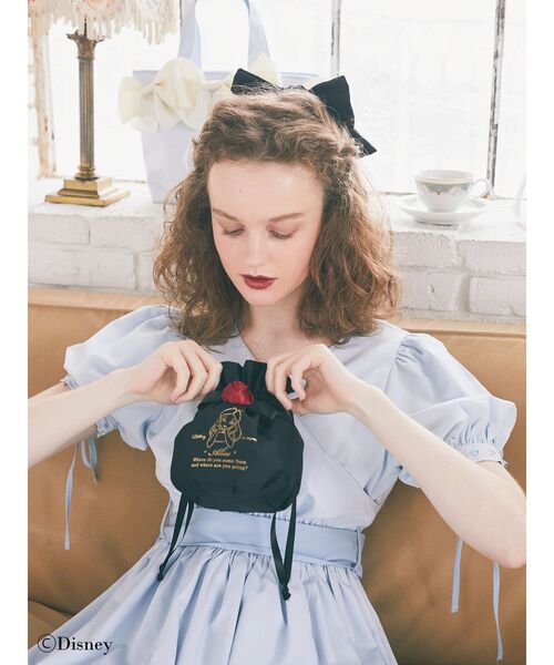Maison de FLEUR（メゾンドフルール）の「Alice/巾着ポーチ