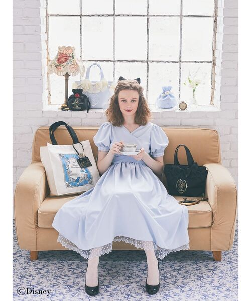 Maison de FLEUR（メゾンドフルール）の「Alice/巾着ポーチ（ポーチ