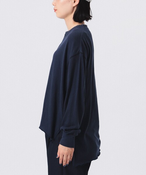 BEAMS BOY（ビームスボーイ）の「トリム ステッチ ヘンリーネック ロングスリーブ カットソー（Tシャツ/カットソー・レディース・ネイビー/ホワイト系その他7/オリーブ・ONE SIZE）」の22枚目の写真