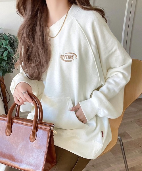 Java（ジャバ）の「《JaVaジャバコラボ》一枚でサマになる。 ワンポイント 胸元 刺繍 裏起毛 ラグラン スウェット（スウェット・レディース・ブラック/スモークピンク/グレイッシュベージュ/オフホワイト/ネイビー/オートミール・LARGE/MEDIUM/SMALL/X-LARGE）」の10枚目の写真