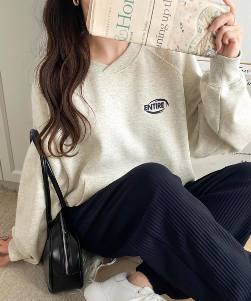 Java（ジャバ）の「《JaVaジャバコラボ》一枚でサマになる。 ワンポイント 胸元 刺繍 裏起毛 ラグラン スウェット（スウェット・レディース・ブラック/スモークピンク/グレイッシュベージュ/オフホワイト/ネイビー/オートミール・LARGE/MEDIUM/SMALL/X-LARGE）」の14枚目の写真