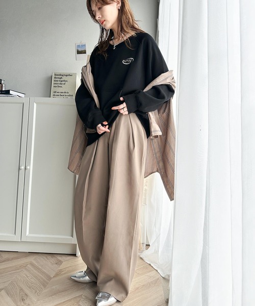 Java（ジャバ）の「《JaVaジャバコラボ》一枚でサマになる。 ワンポイント 胸元 刺繍 裏起毛 ラグラン スウェット（スウェット・レディース・ブラック/スモークピンク/グレイッシュベージュ/オフホワイト/ネイビー/オートミール・LARGE/MEDIUM/SMALL/X-LARGE）」の13枚目の写真