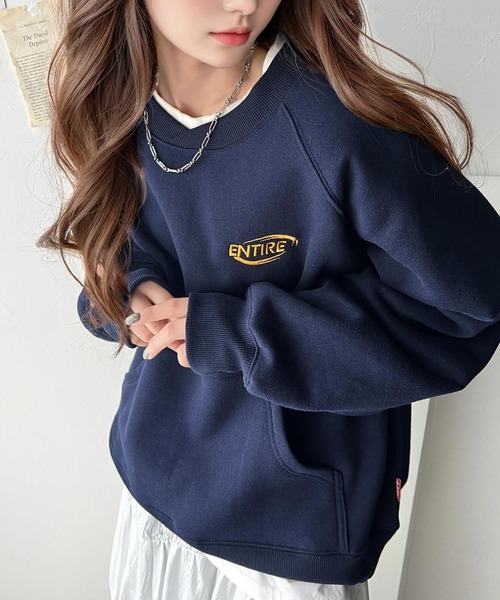 Java（ジャバ）の「《JaVaジャバコラボ》一枚でサマになる。 ワンポイント 胸元 刺繍 裏起毛 ラグラン スウェット（スウェット・レディース・ブラック/スモークピンク/グレイッシュベージュ/オフホワイト/ネイビー/オートミール・LARGE/MEDIUM/SMALL/X-LARGE）」の20枚目の写真