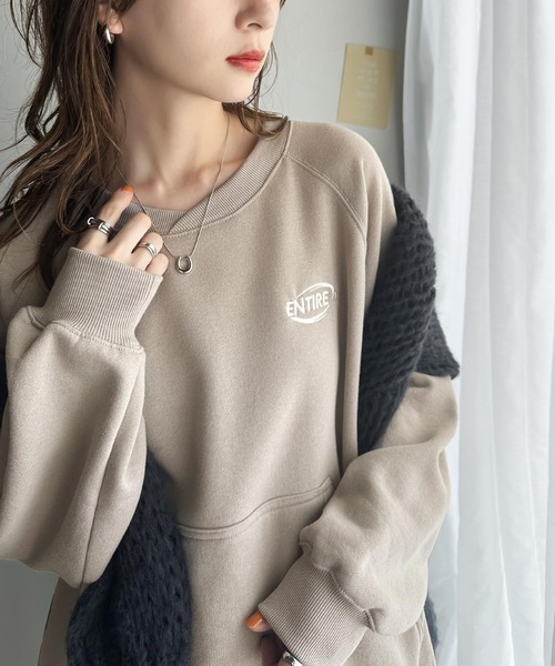 Java（ジャバ）の「《JaVaジャバコラボ》一枚でサマになる。 ワンポイント 胸元 刺繍 裏起毛 ラグラン スウェット（スウェット・レディース・ブラック/スモークピンク/グレイッシュベージュ/オフホワイト/ネイビー/オートミール・LARGE/MEDIUM/SMALL/X-LARGE）」の17枚目の写真