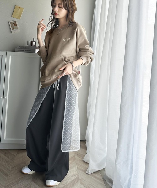 Java（ジャバ）の「《JaVaジャバコラボ》一枚でサマになる。 ワンポイント 胸元 刺繍 裏起毛 ラグラン スウェット（スウェット・レディース・ブラック/スモークピンク/グレイッシュベージュ/オフホワイト/ネイビー/オートミール・LARGE/MEDIUM/SMALL/X-LARGE）」の18枚目の写真