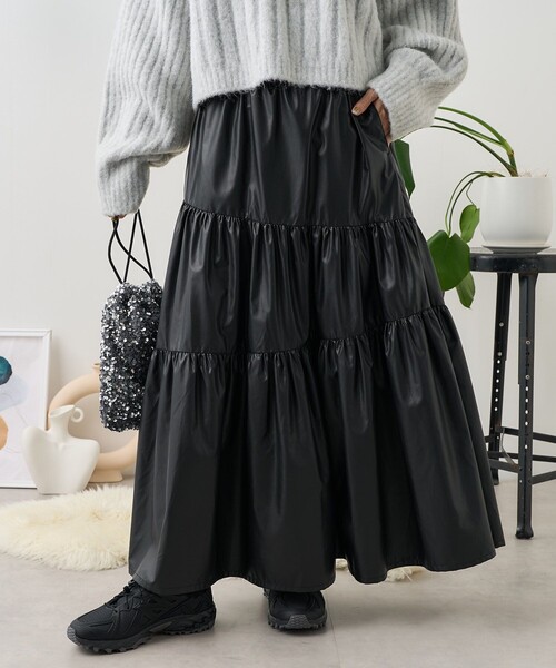 FREAK'S STORE（フリークスストア）の「フェイクレザー アシメティアードスカート（スカート・レディース・ベージュ/ブラック・ﾌﾘ-）」の2枚目の写真