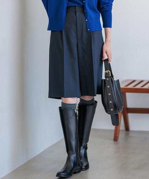 23区 L（ニジュウサンクオオキイサイズ）の「【CLASSY.10月号掲載/洗える】TWマットクロス ハーフパンツ（その他パンツ・レディース・ネイビー系/グレー系・50/48/46/44）」の2枚目の写真