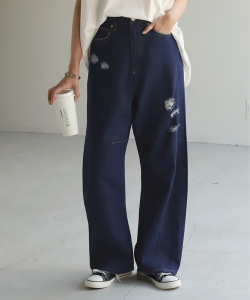 HUG.U（ハグユー）の「カーブデニムパンツ（デニムパンツ・レディース・ダークインディゴブルー/ライトインディゴブルー/ワンウォッシュ・S/M/L/XL）」の3枚目の写真