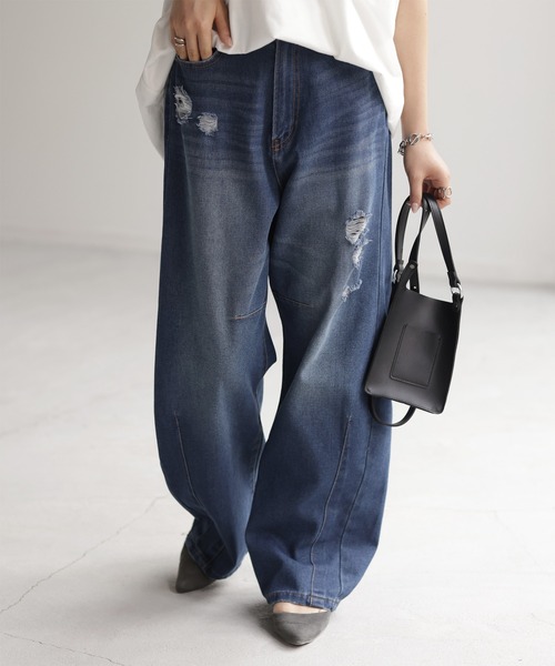 HUG.U（ハグユー）の「カーブデニムパンツ（デニムパンツ・レディース・ダークインディゴブルー/ライトインディゴブルー/ワンウォッシュ・S/M/L/XL）」の2枚目の写真