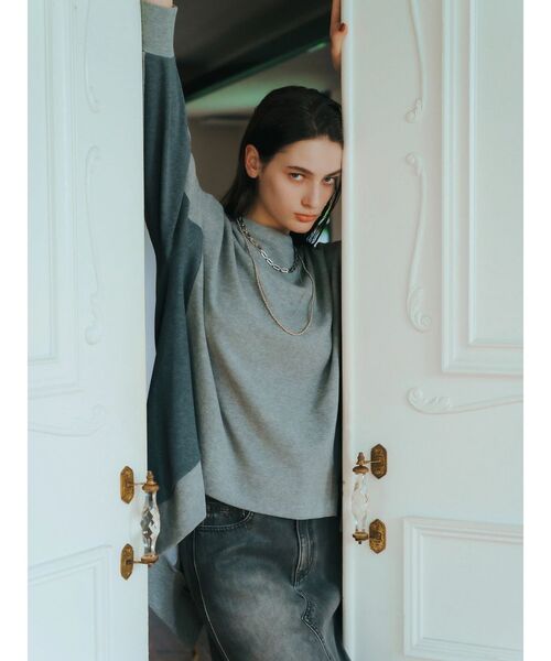 Editt by YECCA VECCA（エディットバイイェッカヴェッカ）の「イレギュラーヘムBIGプルオーバー（Tシャツ/カットソー・レディース・グリーン/ブラック/グレー・FREE）」の9枚目の写真