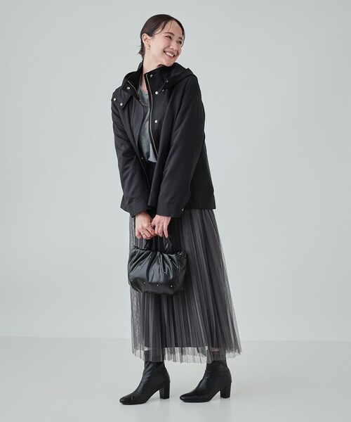 SHOO・LA・RUE（シューラルー）の「◆【2WAY】むぎゅっとしたフォルムがたまらまい ひねりハンドルスタッズミニトート（トートバッグ・レディース・ブラック/アイボリー/シルバー系その他・00）」の8枚目の写真