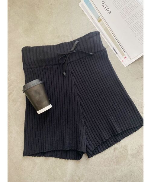MURUA（ムルーア）の「リブニットキュロット【ショートパンツ】（その他パンツ・レディース・ブラック/グレー/モカ・FREE）」の2枚目の写真