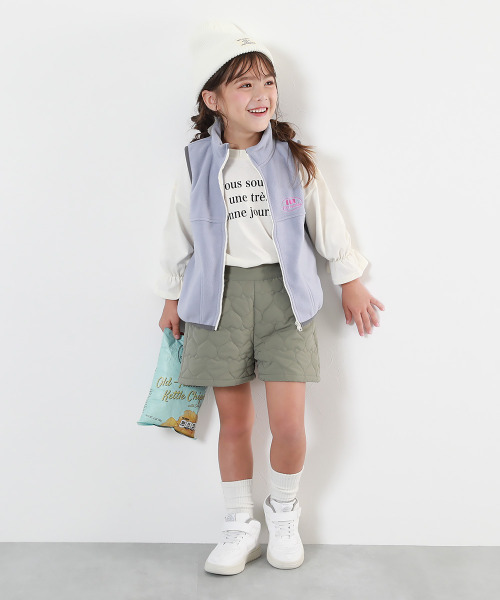 devirock(デビロック)の「ワンポイント刺繍 ヘビーフリース ベスト(ベスト・キッズ・スミクロ/グレイッシュブルー/アイボリー・100cm/110cm/120cm/130cm/140cm/150cm/160cm)」の5枚目の写真