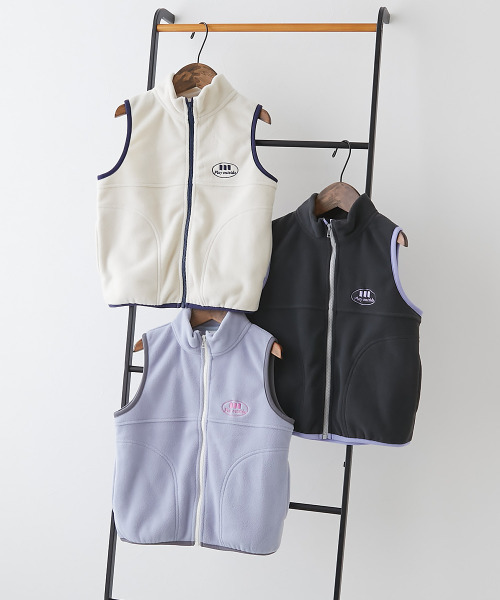 devirock(デビロック)の「ワンポイント刺繍 ヘビーフリース ベスト(ベスト・キッズ・スミクロ/グレイッシュブルー/アイボリー・100cm/110cm/120cm/130cm/140cm/150cm/160cm)」の15枚目の写真