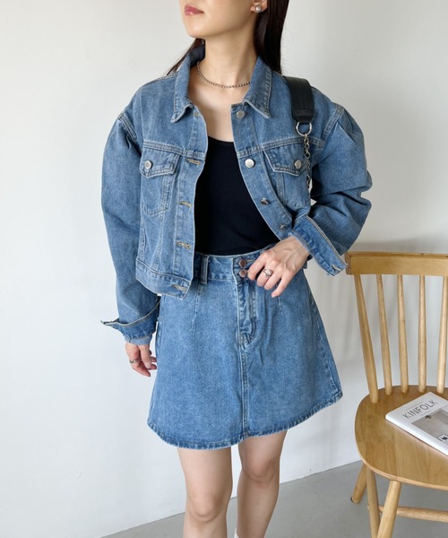 wears(ウェアーズ)の「クロップド丈デニムジャケットセットアップ(セットアップ・レディース・ホワイト/ブラック/ブルー・L/M)」の3枚目の写真