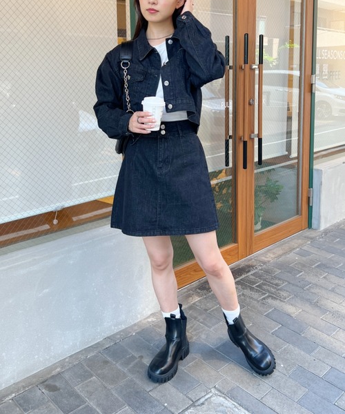 wears(ウェアーズ)の「クロップド丈デニムジャケットセットアップ(セットアップ・レディース・ホワイト/ブラック/ブルー・L/M)」の8枚目の写真