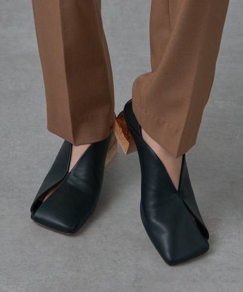 ALM.(アルム)の「【ALM.】ERIN LEATHER PAMPS(パンプス・レディース・ゴールド/ブラック・36/37/38)」の15枚目の写真