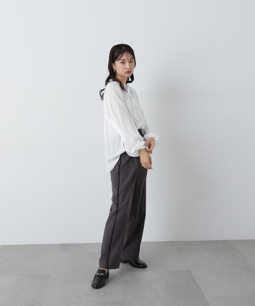 N.（N. Natural Beauty Basic）（エヌエヌナチュラルビューティーベーシック）の「◆前後２ｗａｙボウタイブラウス（シャツ/ブラウス・レディース・チャコールグレー/オフホワイト/ブルー・MEDIUM）」の4枚目の写真