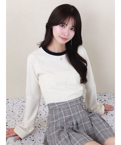 EATME(イートミー)の「ラグランスリーブロゴプリントTOP(Tシャツ/カットソー・レディース・ブラック/アイボリー・FREE)」の2枚目の写真