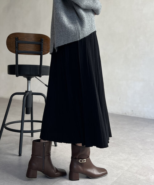 Chez toi(シェトワ)の「プリーツニットスカート(スカート・レディース・グレー/ブラック/キャメル・FREE)」の8枚目の写真