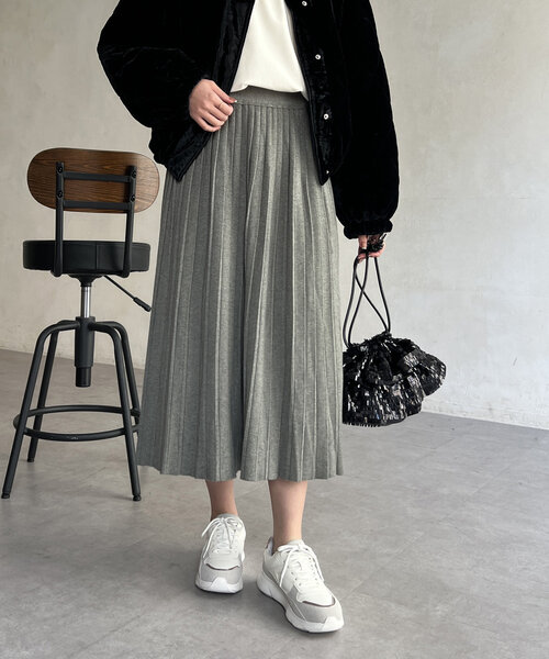 Chez toi(シェトワ)の「プリーツニットスカート(スカート・レディース・グレー/ブラック/キャメル・FREE)」の19枚目の写真