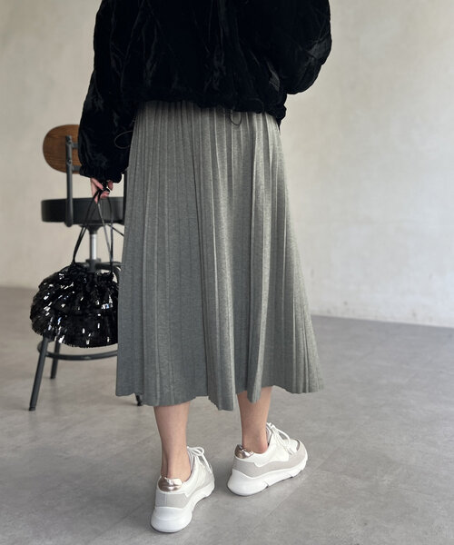 Chez toi(シェトワ)の「プリーツニットスカート(スカート・レディース・グレー/ブラック/キャメル・FREE)」の22枚目の写真