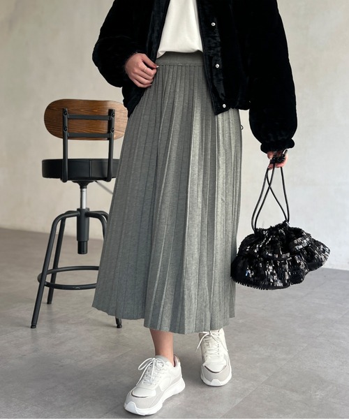 Chez toi(シェトワ)の「プリーツニットスカート(スカート・レディース・グレー/ブラック/キャメル・FREE)」の3枚目の写真