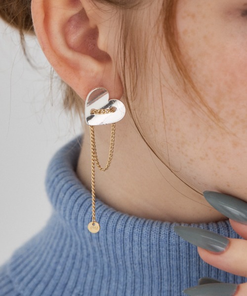 ANU(アヌ)の「heart chain pierce - ハートチェーンピアス(ピアス(両耳用)・レディース・シルバー/ゴールド・FREE)」の12枚目の写真