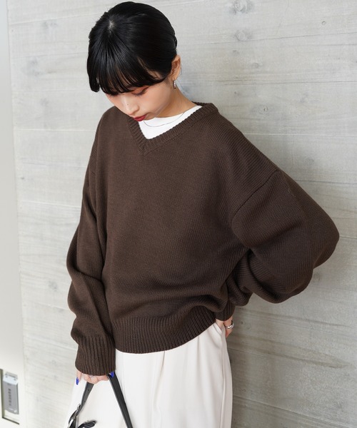 Chillfar（チルファー）の「デイリーVネックカラーニット（ニット/セーター・レディース・ネイビー/レッド/ピンク/グレー/ブラック/オレンジ/アイボリー/ブラウン/イエロー/レンガ・FREE）」の18枚目の写真