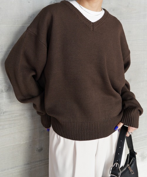 Chillfar（チルファー）の「デイリーVネックカラーニット（ニット/セーター・レディース・ネイビー/レッド/ピンク/グレー/ブラック/オレンジ/アイボリー/ブラウン/イエロー/レンガ・FREE）」の19枚目の写真