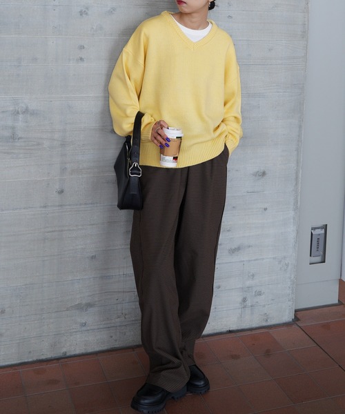 Chillfar（チルファー）の「デイリーVネックカラーニット（ニット/セーター・レディース・ネイビー/レッド/ピンク/グレー/ブラック/オレンジ/アイボリー/ブラウン/イエロー/レンガ・FREE）」の15枚目の写真