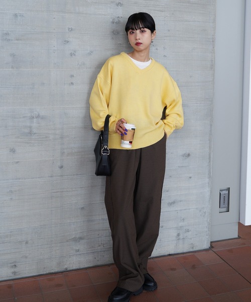 Chillfar（チルファー）の「デイリーVネックカラーニット（ニット/セーター・レディース・ネイビー/レッド/ピンク/グレー/ブラック/オレンジ/アイボリー/ブラウン/イエロー/レンガ・FREE）」の16枚目の写真