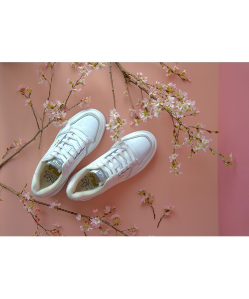 FILA（フィラ）の「FILA COURT FEATHERY PINK BLOSSOM（スニーカー・レディース・ホワイト系その他・24.0cm/23.0cm/22.0cm/25.0cm/26.0cm/27.0cm/28.0cm）」の10枚目の写真