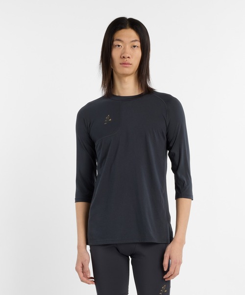 NEW BALANCE(ニューバランス)の「大谷翔平 パフォーマンスLSトップ(Tシャツ/カットソー・メンズ・ブラック・SMALL/MEDIUM/LARGE/X-LARGE/XX-LARGE)」の1枚目の写真
