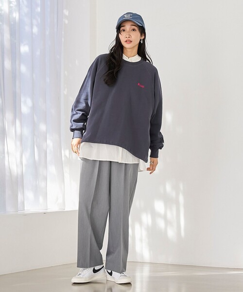 PENNEYS(ぺニーズ)の「Penneys(ぺニーズ)別注 裾ドロスト裏毛スウェットプルオーバー(スウェット・レディース・グレー/ナチュラル/ライトブルー/ネイビー/ピンク・M/L)」の16枚目の写真