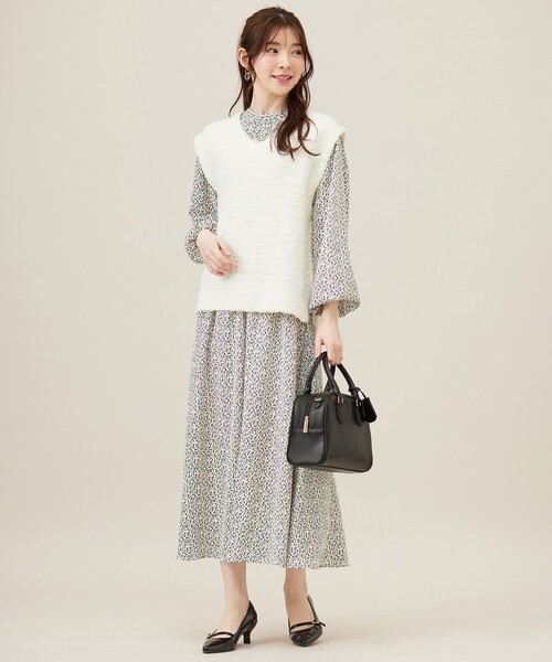 ANY SIS(エニィスィス)の「【洗える】フラワープリントワンピース × ニットベスト セット(セットアップ・レディース・ブラック系4/アイボリー系4・4)」の5枚目の写真