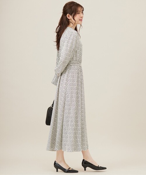 ANY SIS(エニィスィス)の「【洗える】フラワープリントワンピース × ニットベスト セット(セットアップ・レディース・ブラック系4/アイボリー系4・4)」の9枚目の写真