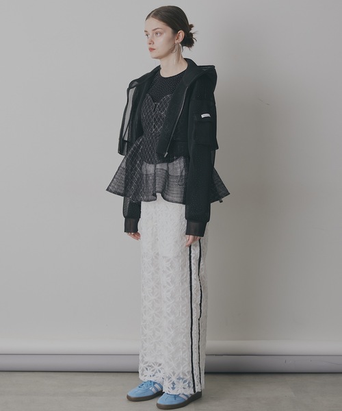 VIOLETTA(ヴィオレッタ)の「サイドラインフラワーワイドパンツ(その他パンツ・レディース・ブラック/ホワイト・M/S)」の9枚目の写真