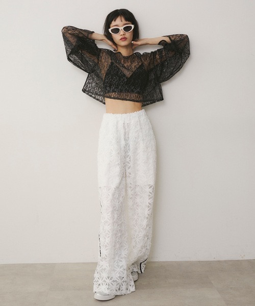 VIOLETTA(ヴィオレッタ)の「サイドラインフラワーワイドパンツ(その他パンツ・レディース・ブラック/ホワイト・M/S)」の18枚目の写真