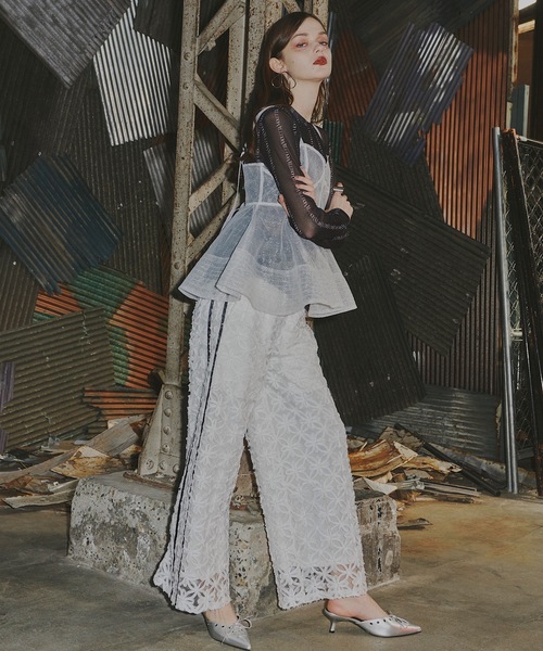 VIOLETTA(ヴィオレッタ)の「サイドラインフラワーワイドパンツ(その他パンツ・レディース・ブラック/ホワイト・M/S)」の19枚目の写真