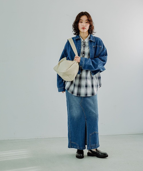 LEPSIM（レプシィム）の「ソフトフェイクレザーBIGショルダー　287581（ショルダーバッグ・レディース・ブラック/アイボリー/ブラウン・ONE SIZE）」の4枚目の写真