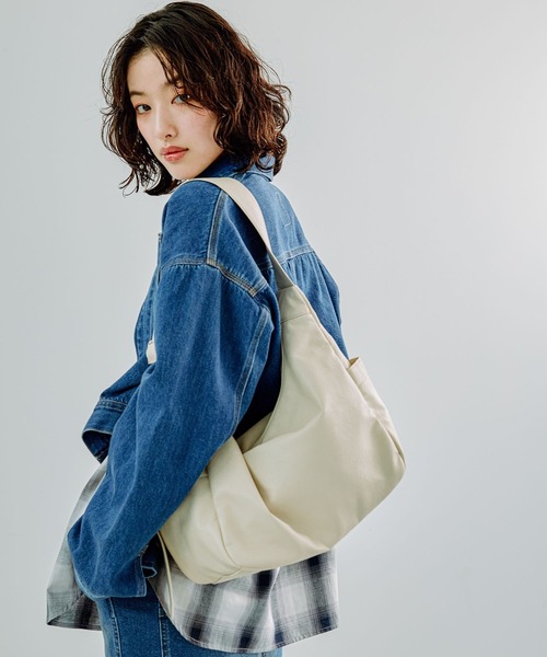 LEPSIM（レプシィム）の「ソフトフェイクレザーBIGショルダー　287581（ショルダーバッグ・レディース・ブラック/アイボリー/ブラウン・ONE SIZE）」の6枚目の写真