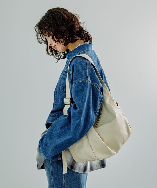 LEPSIM（レプシィム）の「ソフトフェイクレザーBIGショルダー　287581（ショルダーバッグ・レディース・ブラック/アイボリー/ブラウン・ONE SIZE）」の7枚目の写真