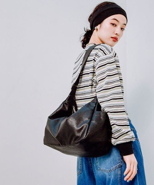 LEPSIM（レプシィム）の「ソフトフェイクレザーBIGショルダー　287581（ショルダーバッグ・レディース・ブラック/アイボリー/ブラウン・ONE SIZE）」の9枚目の写真