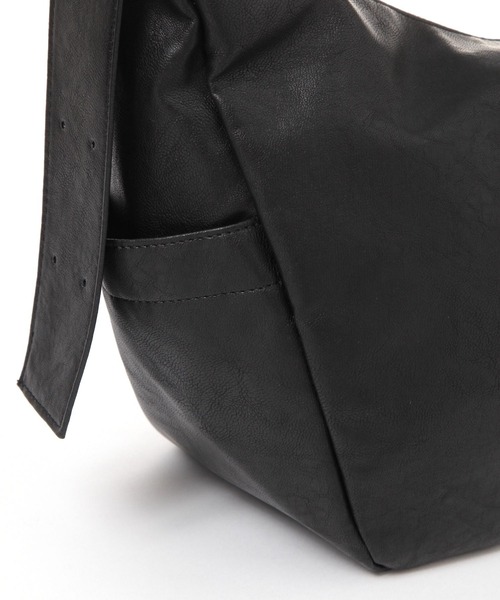 LEPSIM（レプシィム）の「ソフトフェイクレザーBIGショルダー　287581（ショルダーバッグ・レディース・ブラック/アイボリー/ブラウン・ONE SIZE）」の15枚目の写真