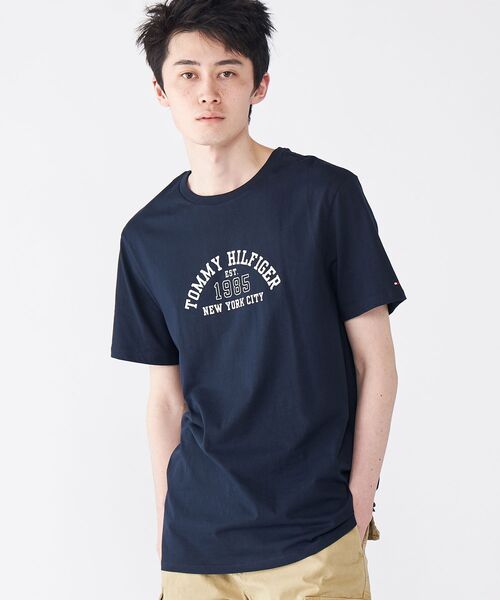 TOMMY HILFIGER(トミーヒルフィガー)の「【オンライン限定】【ユニセックス】トミーヒルフィガー アーチロゴTシャツ(Tシャツ/カットソー・メンズ・ホワイト/ネイビー・MEDIUM/X-SMALL/X-LARGE/LARGE/SMALL)」の9枚目の写真