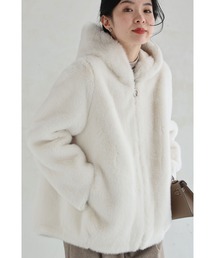 ふわもこフェイクファーのジップアップブルゾン