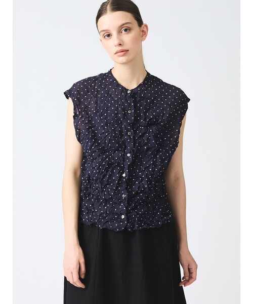 mizuiroind(ミズイロインド)の「mizuiro ind ドットプリントキャッチワッシャーノースリーブシャツ(シャツ/ブラウス・レディース・オフホワイト/ブラック/ネイビー・FREE)」の3枚目の写真