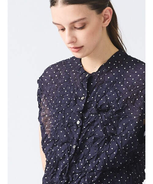 mizuiroind(ミズイロインド)の「mizuiro ind ドットプリントキャッチワッシャーノースリーブシャツ(シャツ/ブラウス・レディース・オフホワイト/ブラック/ネイビー・FREE)」の11枚目の写真